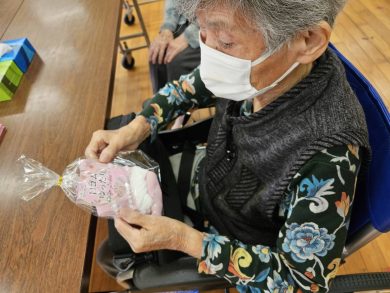 母の日に靴下をプレゼントしました！ 皆様喜ばれていました！